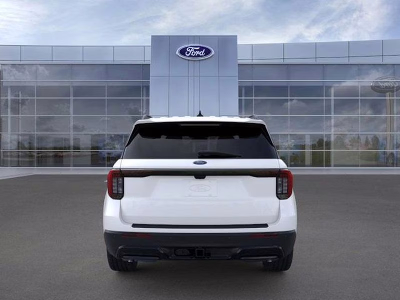 2026 Star White Metallic Tri-Coat Ford Explorer ST-Line RWD SUV