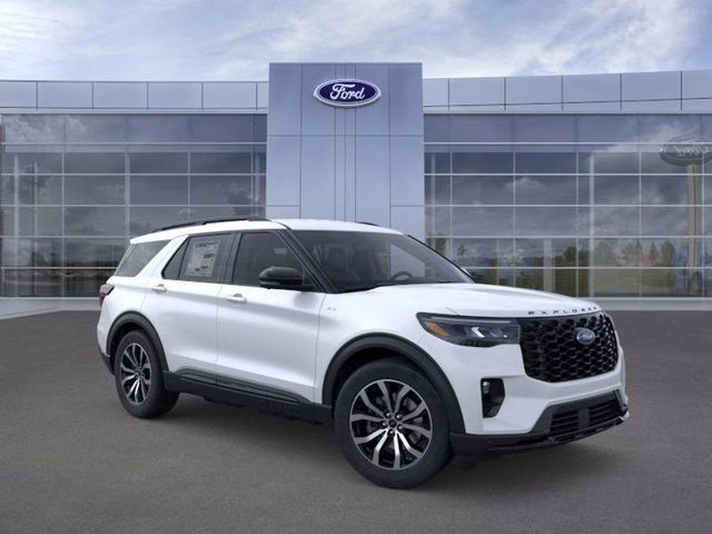 2026 Star White Metallic Tri-Coat Ford Explorer ST-Line RWD SUV