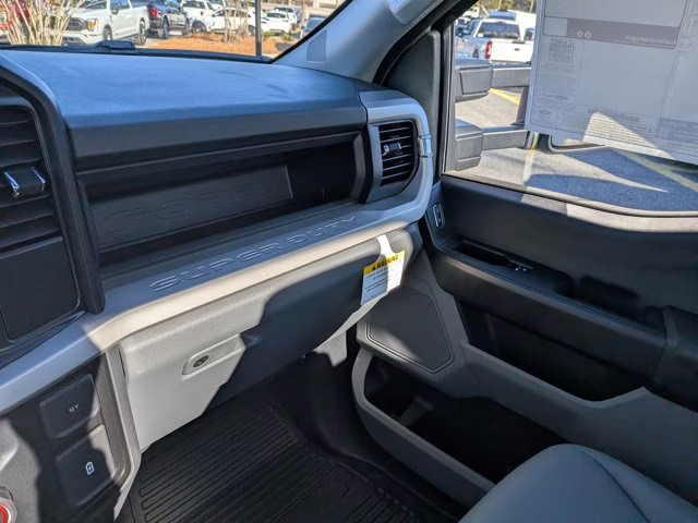 2025 Oxford White Ford Super Duty F-450 DRW XL RWD Truck