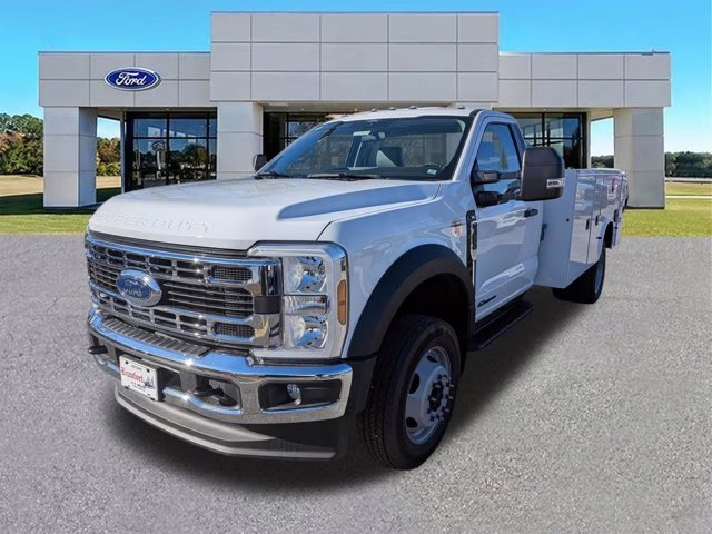 2025 Oxford White Ford Super Duty F-450 DRW XL RWD Truck