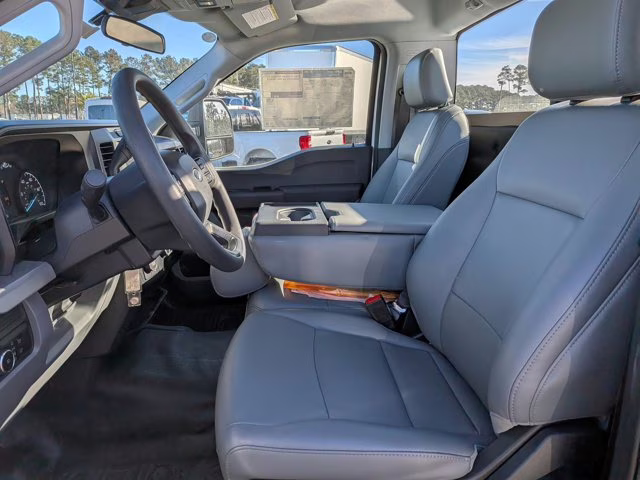 2024 Oxford White Ford Super Duty F-450 DRW XL 4X4 Truck