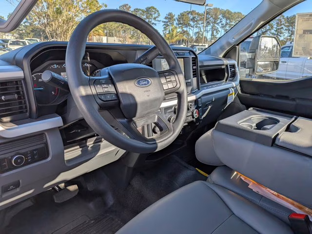 2024 Oxford White Ford Super Duty F-450 DRW XL 4X4 Truck