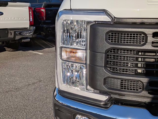 2026 Oxford White Ford Super Duty F-250 SRW XL 4X4 Truck