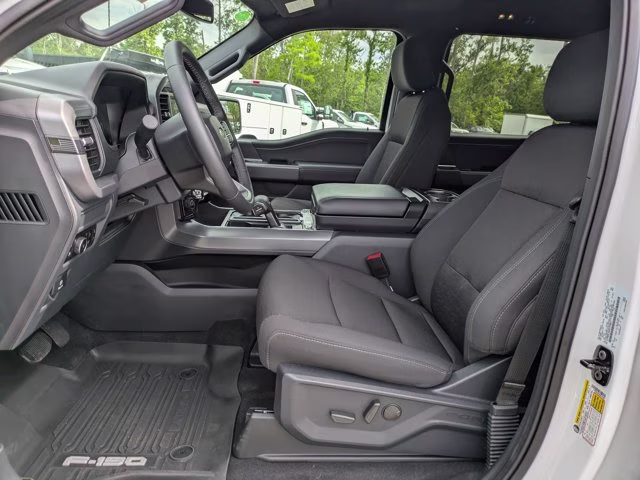 2025 Oxford White Ford F-150 XLT 4X4 Truck