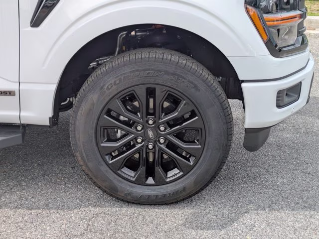 2025 Oxford White Ford F-150 XLT 4X4 Truck