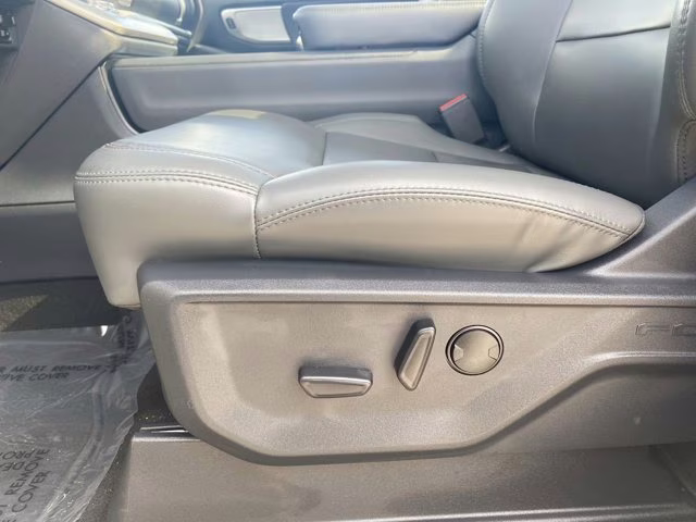 2026 Glacier Gray Metallic Tri-Coat Ford Expedition Max Active 4X4 SUV