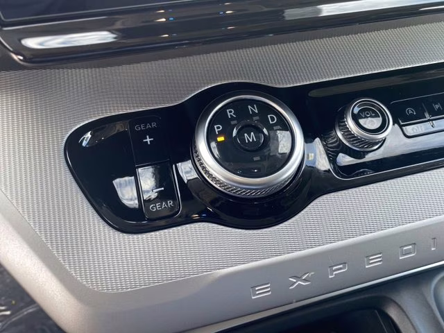 2026 Glacier Gray Metallic Tri-Coat Ford Expedition Max Active 4X4 SUV