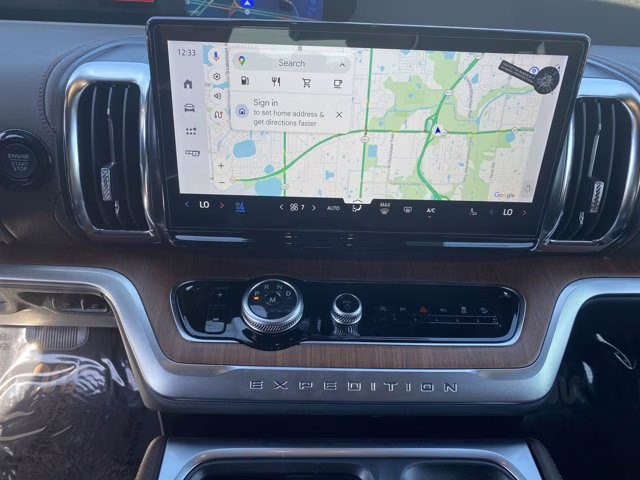 2026 Star White Metallic Tri-Coat Ford Expedition Max King Ranch 4X4 SUV