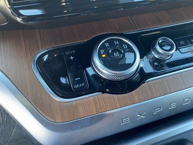 2026 Star White Metallic Tri-Coat Ford Expedition Max King Ranch 4X4 SUV