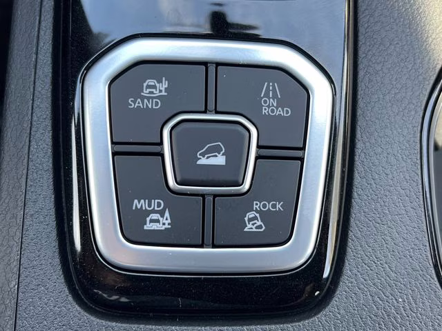 2026 Tactical Green Metallic Nissan Frontier SV 4X4 Truck