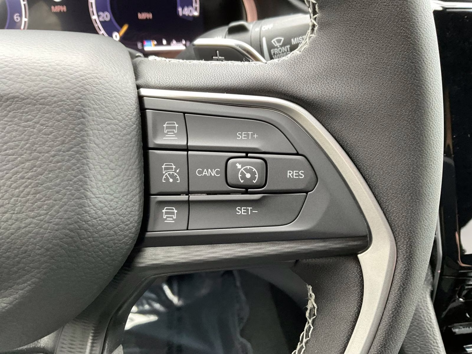 2025 Diamond Black Crystal Pearlcoat Jeep Grand Cherokee Altitude X 4X4 SUV