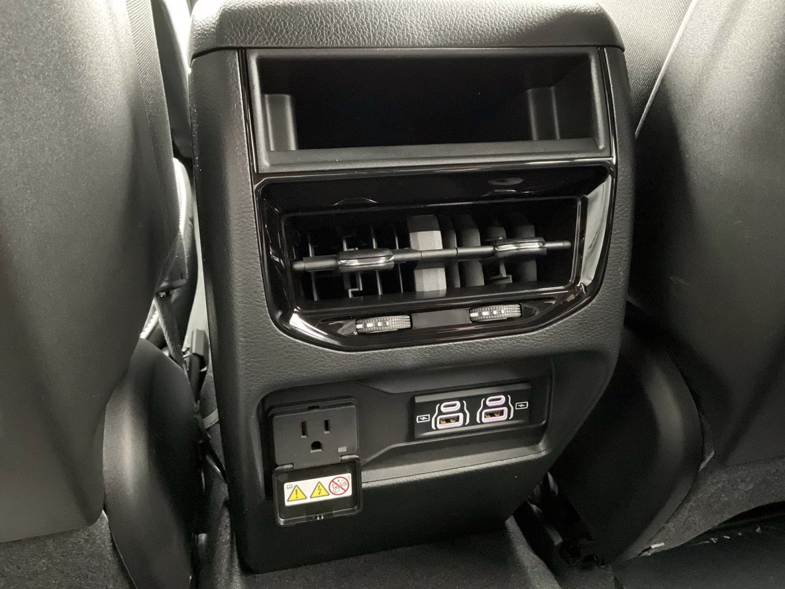 2025 Diamond Black Crystal Pearlcoat Jeep Grand Cherokee Altitude X 4X4 SUV