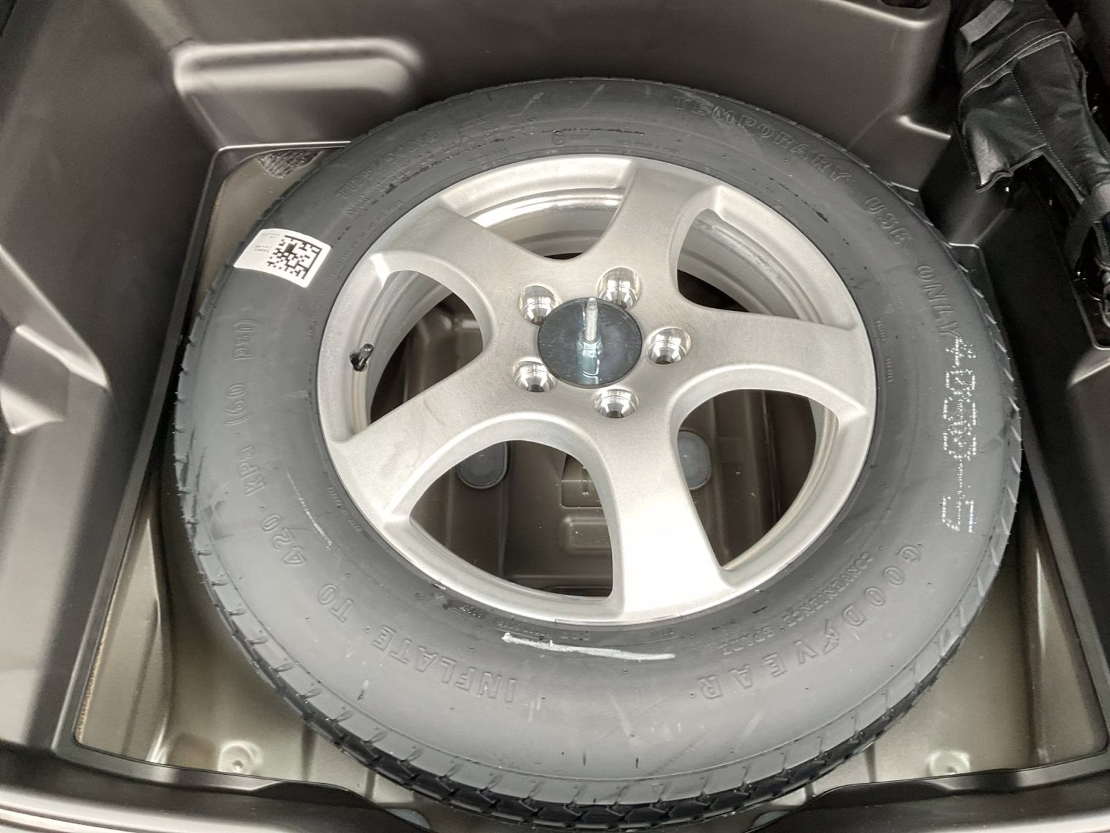 2025 Diamond Black Crystal Pearlcoat Jeep Grand Cherokee Altitude X 4X4 SUV