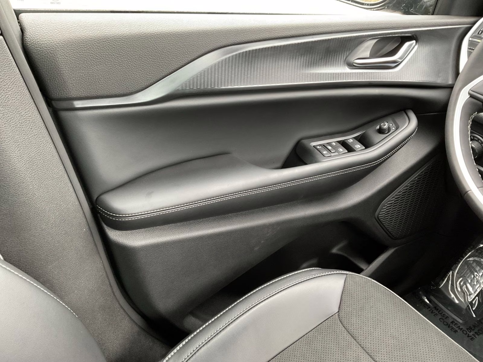 2025 Diamond Black Crystal Pearlcoat Jeep Grand Cherokee Altitude X 4X4 SUV