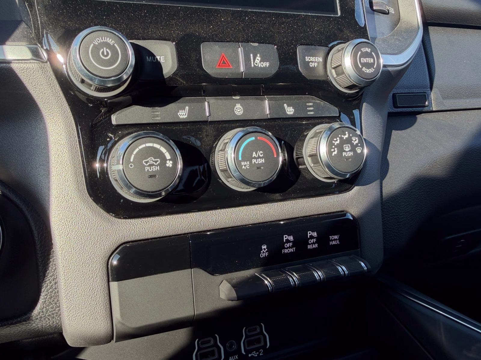 2026 Diamond Black Crystal Pearlcoat Ram 1500 Big Horn/Lone Star 4X4 Truck
