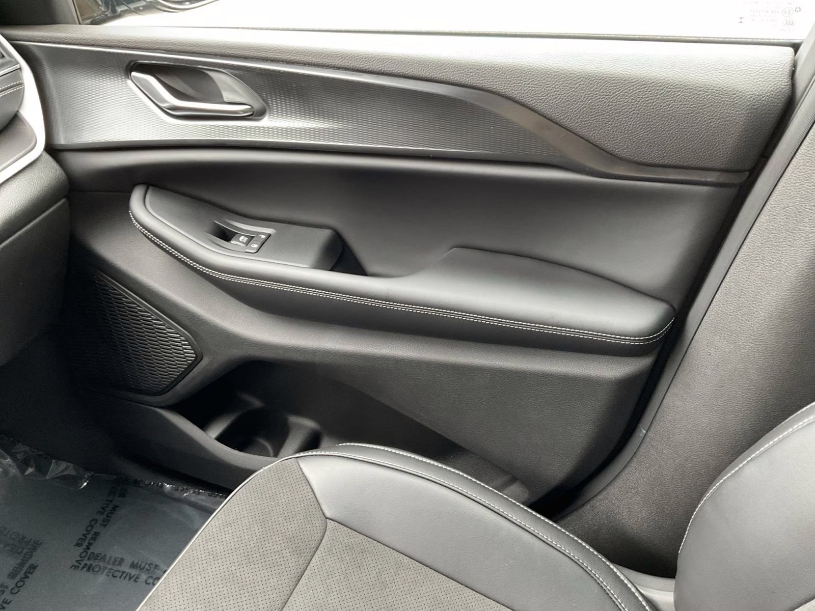 2025 Diamond Black Crystal Pearlcoat Jeep Grand Cherokee Altitude X 4X4 SUV