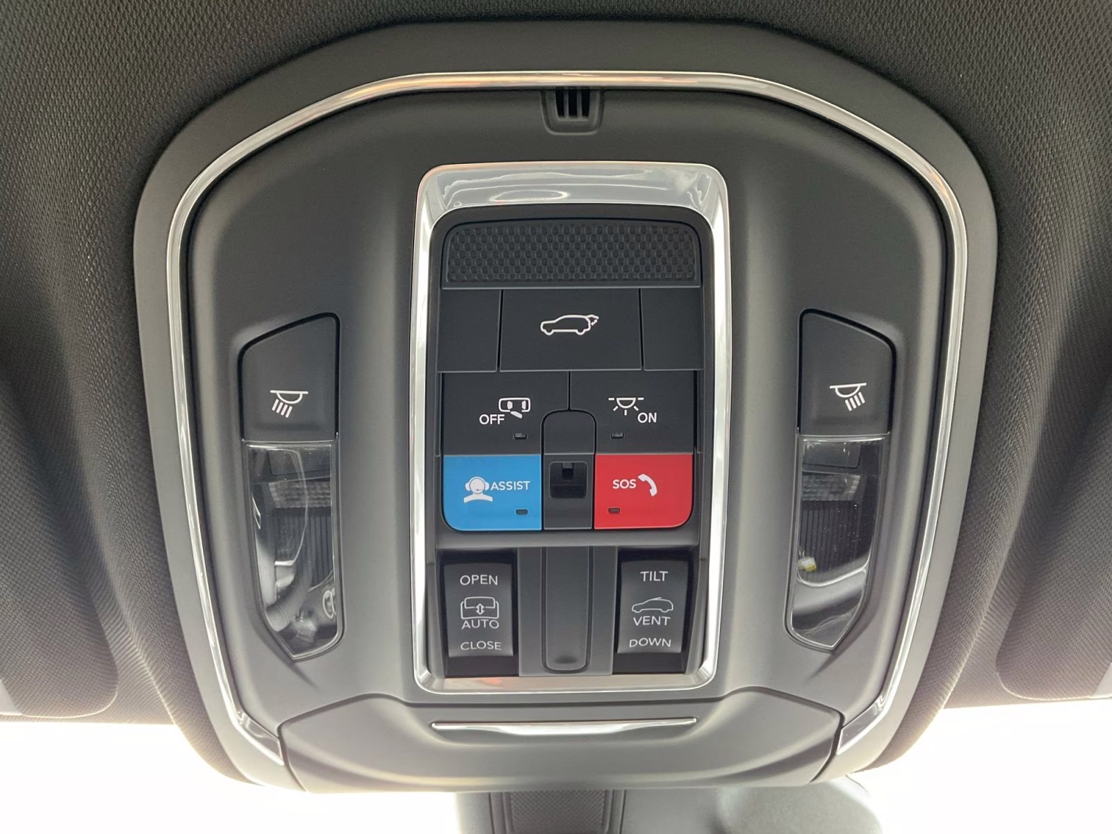 2025 Diamond Black Crystal Pearlcoat Jeep Grand Cherokee Altitude X 4X4 SUV