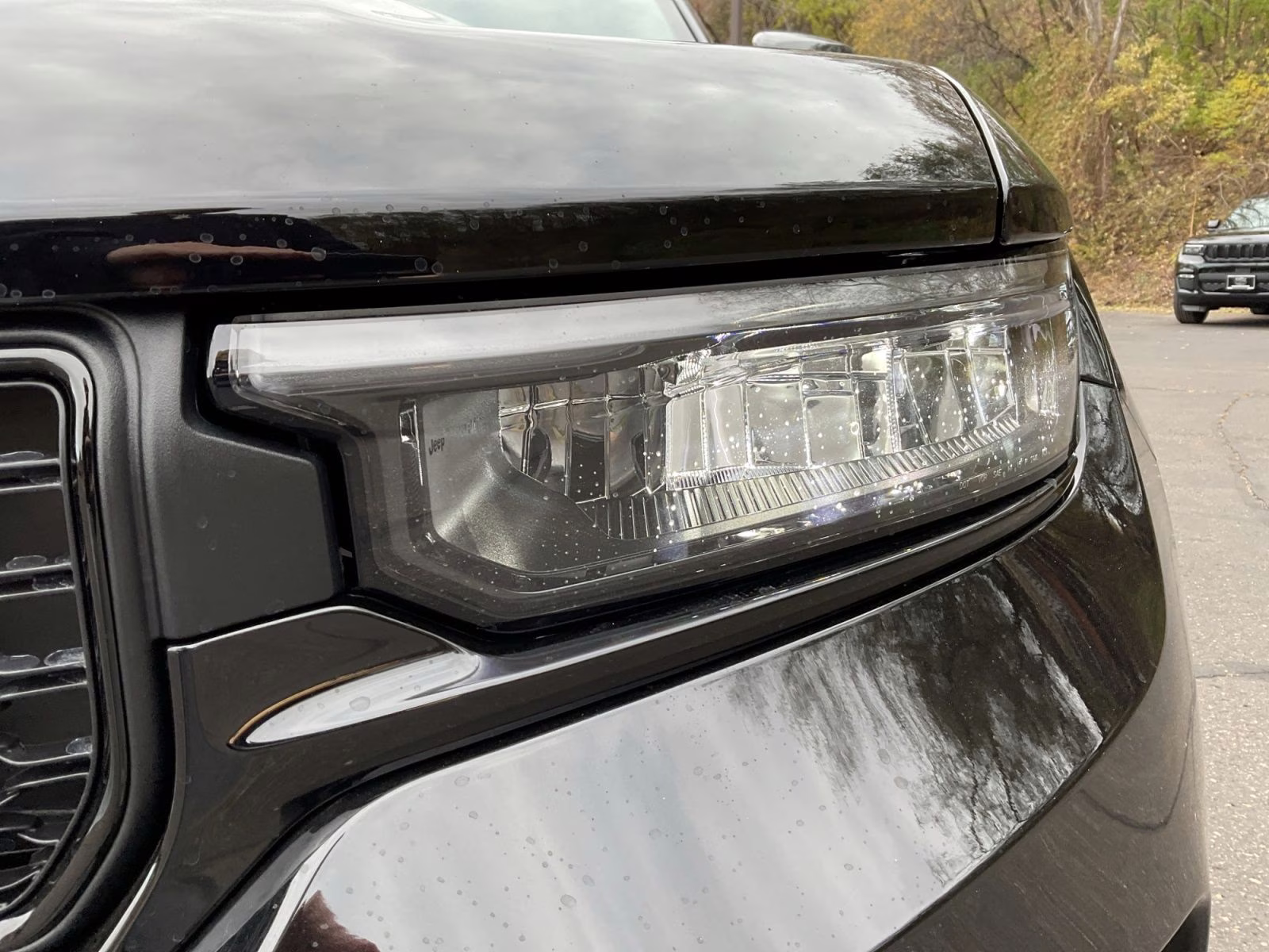 2025 Diamond Black Crystal Pearlcoat Jeep Grand Cherokee Altitude X 4X4 SUV