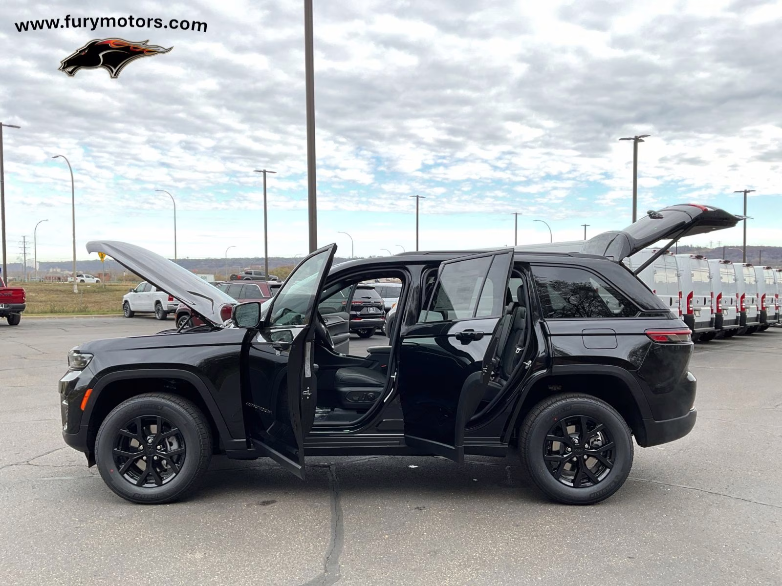 2025 Diamond Black Crystal Pearlcoat Jeep Grand Cherokee Altitude X 4X4 SUV