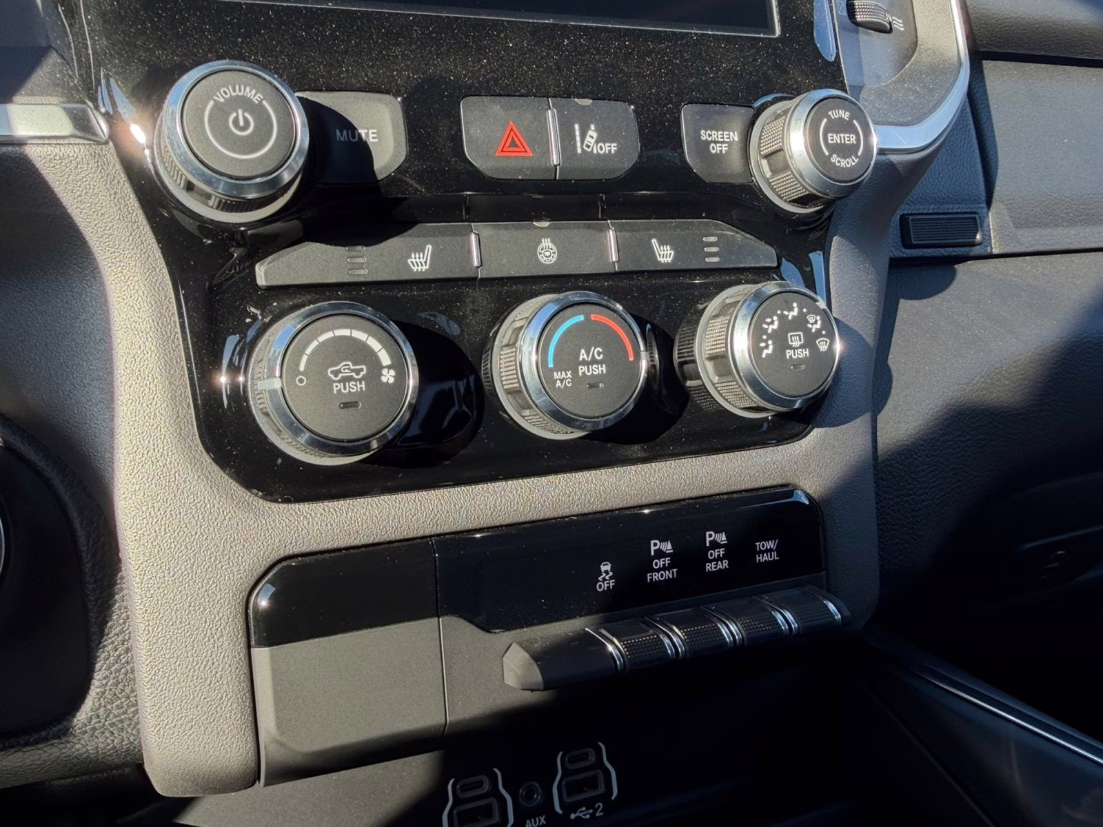 2026 Diamond Black Crystal Pearlcoat Ram 1500 Big Horn/Lone Star 4X4 Truck