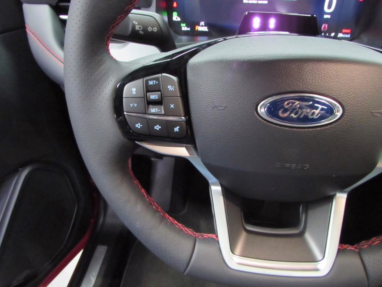 2026 Rapid Red Metallic Tinted Clearcoat Ford Explorer ST-Line 4X4 SUV