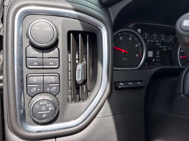 2021 Silver Ice Metallic Chevrolet Silverado 2500HD LTZ 4X4 Truck