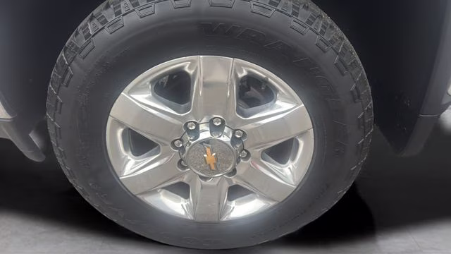 2021 Silver Ice Metallic Chevrolet Silverado 2500HD LTZ 4X4 Truck