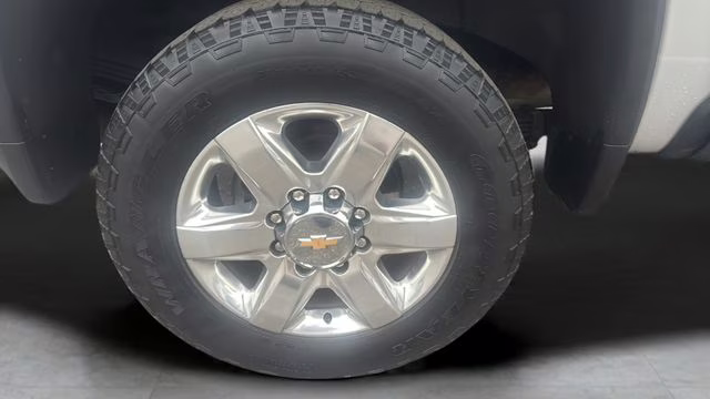 2021 Silver Ice Metallic Chevrolet Silverado 2500HD LTZ 4X4 Truck