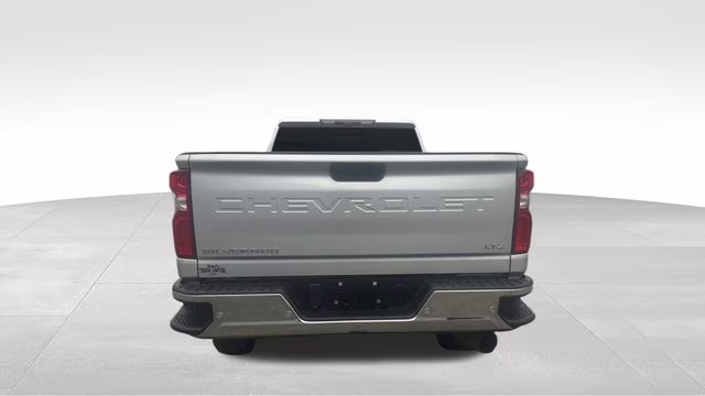 2021 Silver Ice Metallic Chevrolet Silverado 2500HD LTZ 4X4 Truck