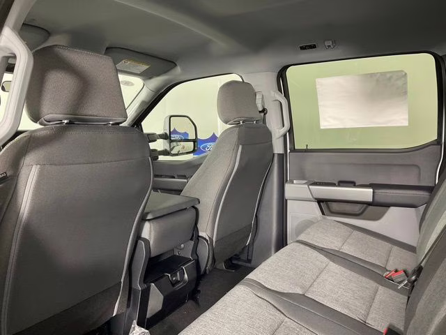 2026 Oxford White Ford Super Duty F-350 SRW XL 4X4 Truck