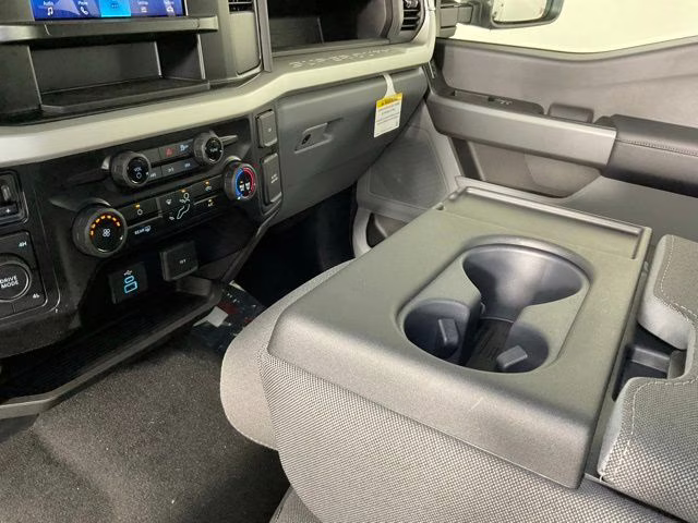 2026 Oxford White Ford Super Duty F-350 SRW XL 4X4 Truck