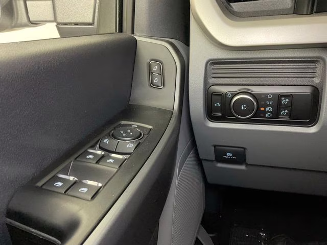 2026 Oxford White Ford Super Duty F-350 SRW XL 4X4 Truck