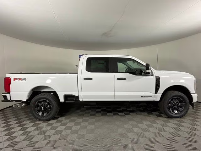 2026 Oxford White Ford Super Duty F-350 SRW XL 4X4 Truck
