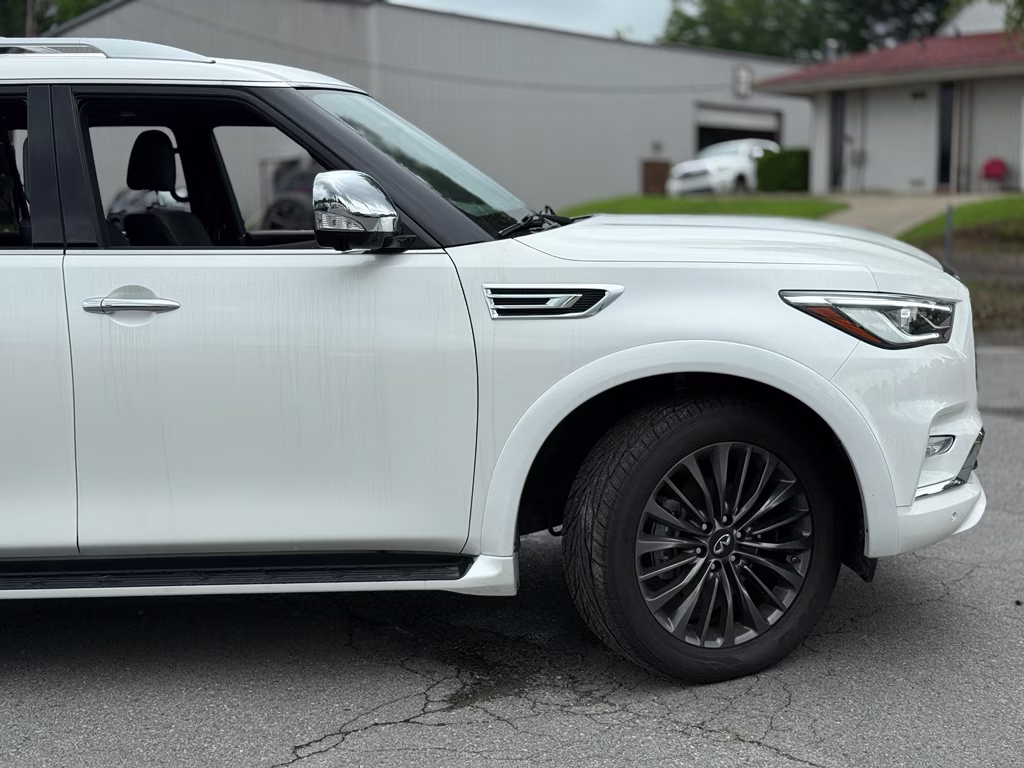 2024 Moonstone White INFINITI QX80 SENSORY 4X4 SUV