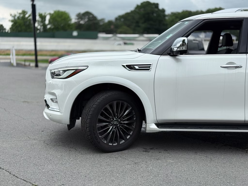 2024 Moonstone White INFINITI QX80 SENSORY 4X4 SUV