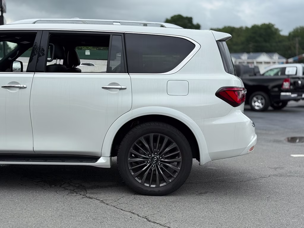 2024 Moonstone White INFINITI QX80 SENSORY 4X4 SUV