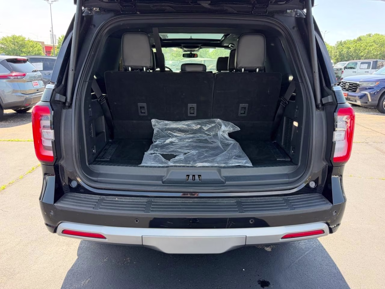 2023 Agate Black Metallic Ford Expedition Platinum 4X4 SUV