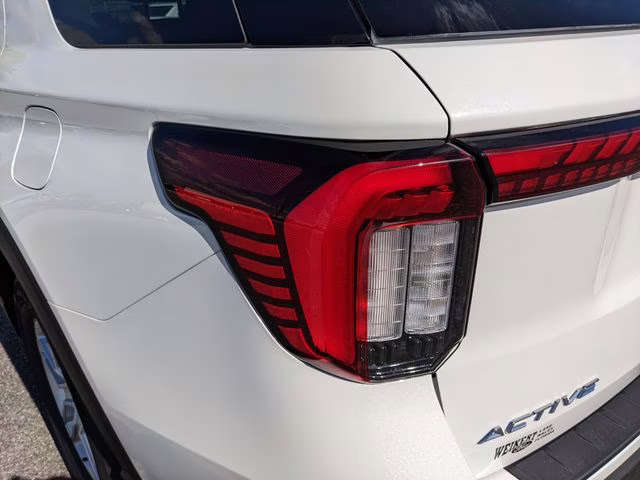 2026 Star White Metallic Tri-Coat Ford Explorer Active RWD SUV