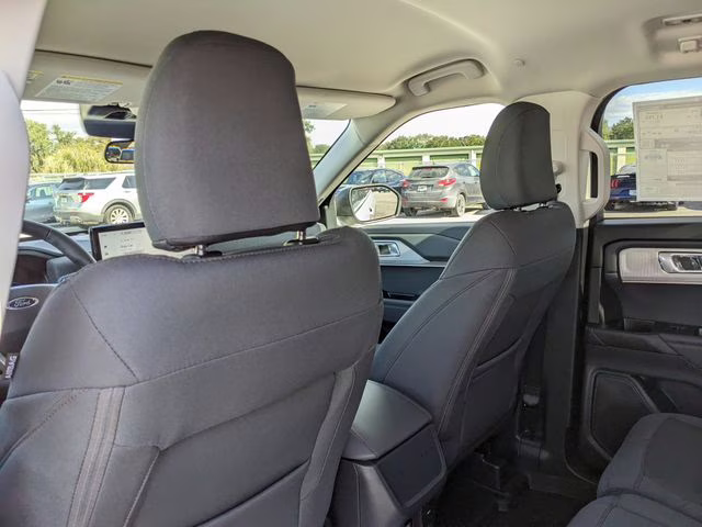 2026 Star White Metallic Tri-Coat Ford Explorer Active RWD SUV