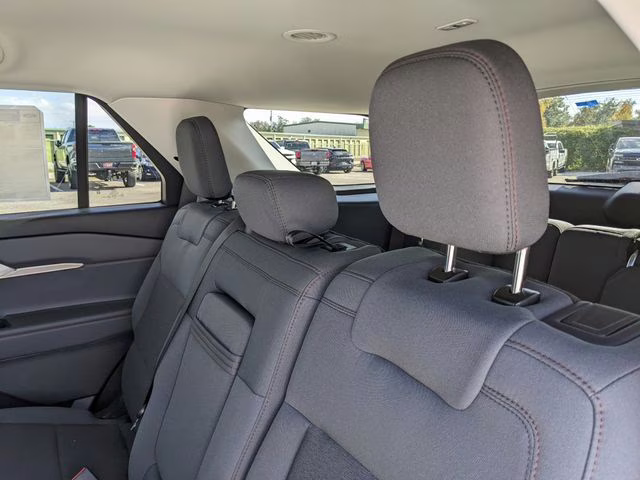 2026 Star White Metallic Tri-Coat Ford Explorer Active RWD SUV