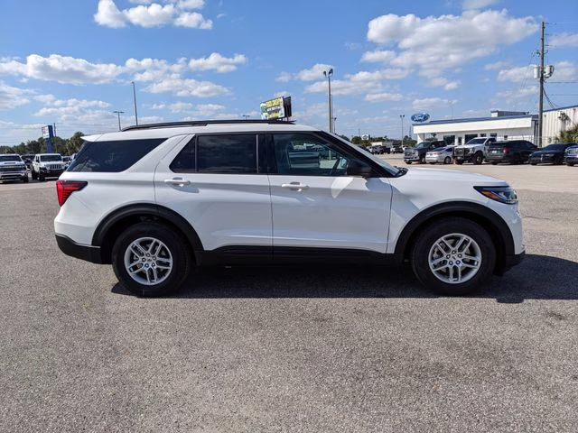 2026 Star White Metallic Tri-Coat Ford Explorer Active RWD SUV