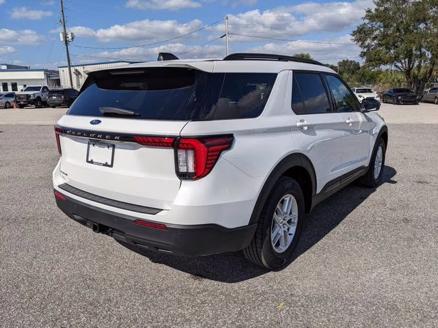 2026 Star White Metallic Tri-Coat Ford Explorer Active RWD SUV
