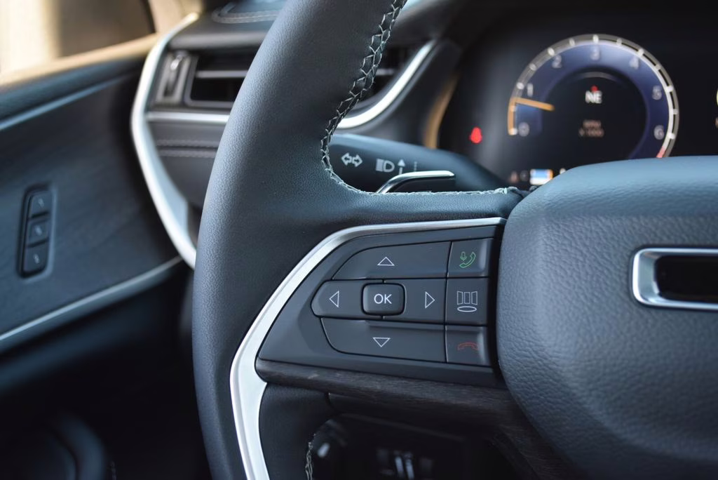 2025 Velvet Red Pearlcoat Jeep Grand Cherokee Limited 4X4 SUV