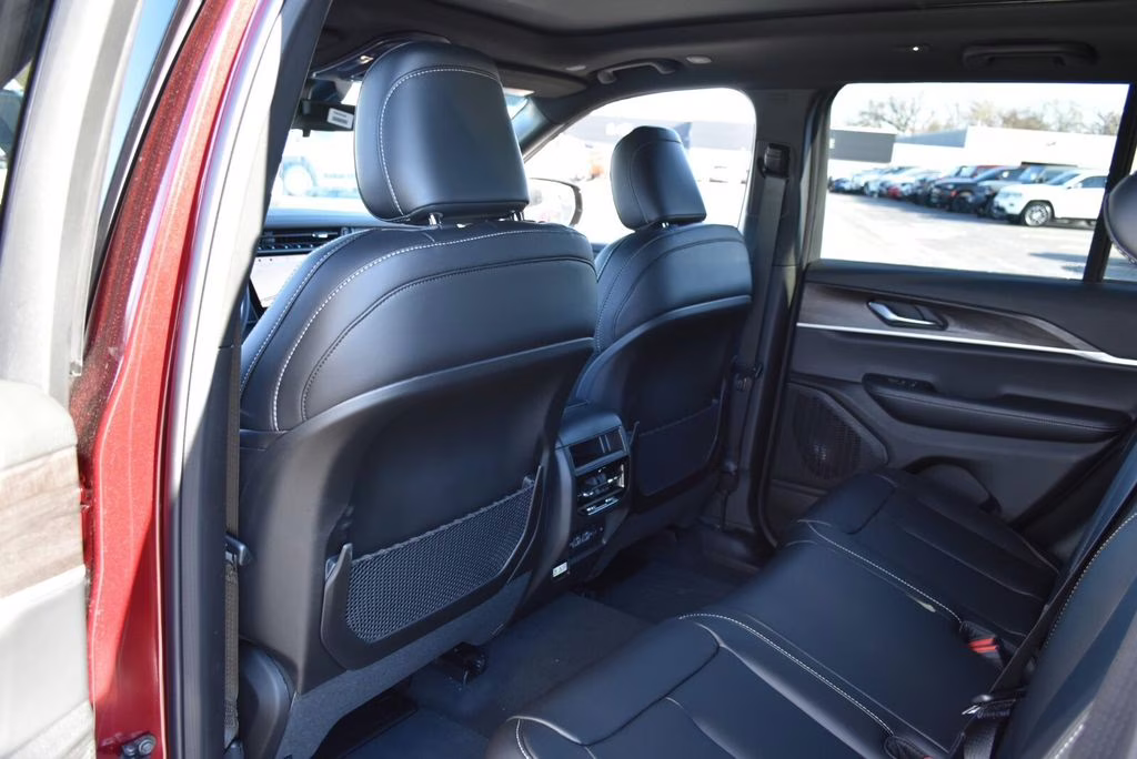 2025 Velvet Red Pearlcoat Jeep Grand Cherokee Limited 4X4 SUV