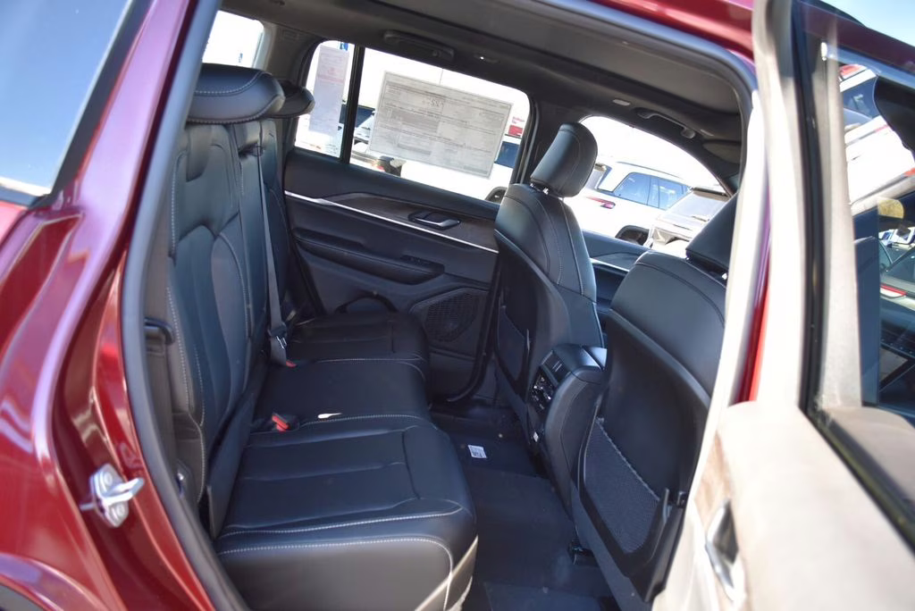 2025 Velvet Red Pearlcoat Jeep Grand Cherokee Limited 4X4 SUV