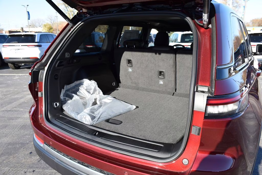 2025 Velvet Red Pearlcoat Jeep Grand Cherokee Limited 4X4 SUV