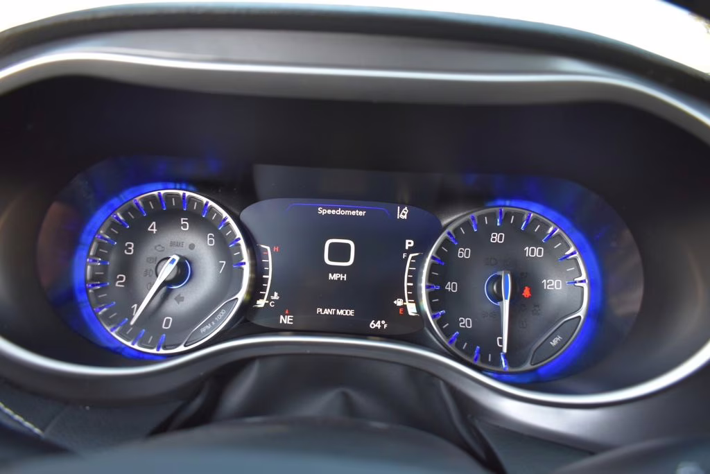 2026 Diamond Black Crystal Pearlcoat Chrysler Pacifica Select AWD Van