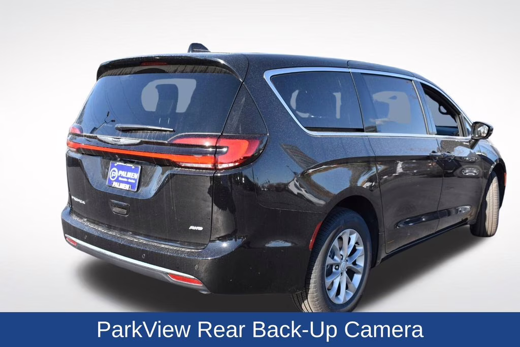 2026 Diamond Black Crystal Pearlcoat Chrysler Pacifica Select AWD Van