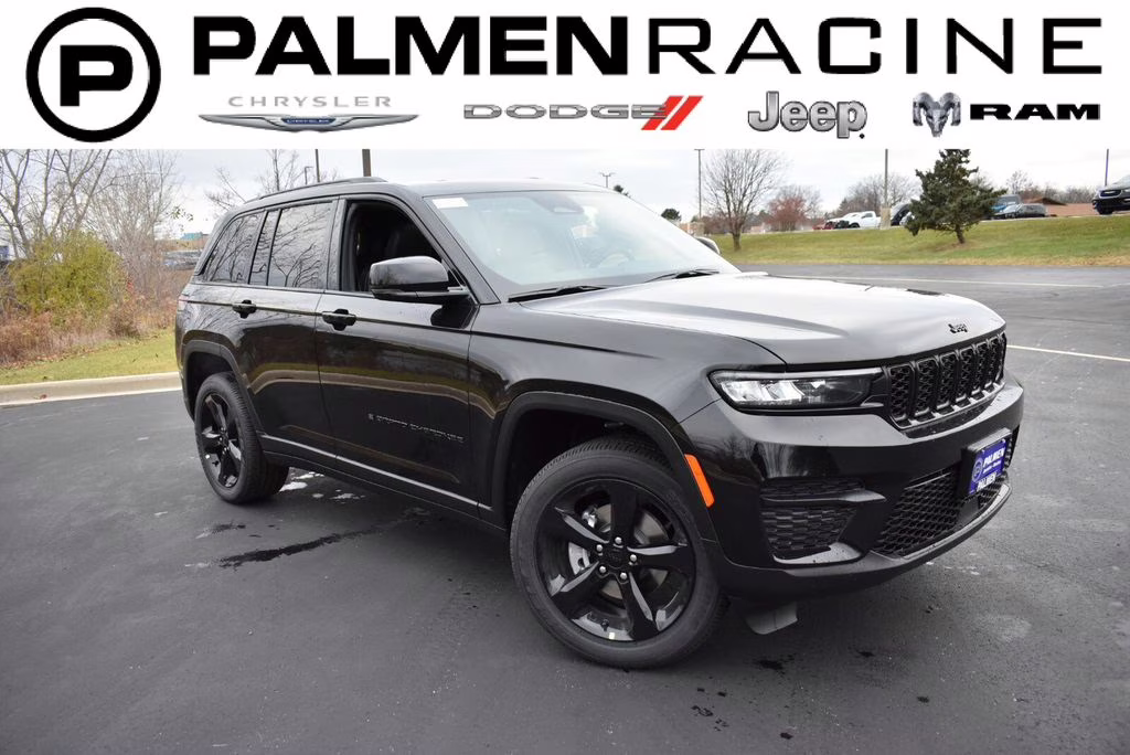 2025 Diamond Black Crystal Pearlcoat Jeep Grand Cherokee Altitude X 4X4 SUV