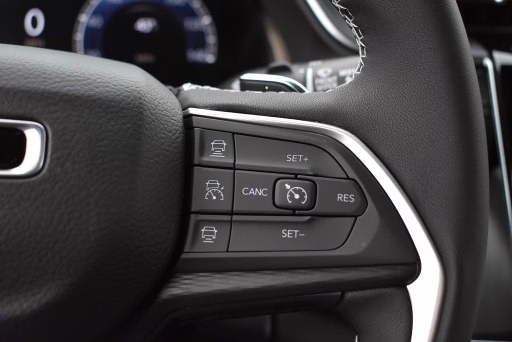 2025 Diamond Black Crystal Pearlcoat Jeep Grand Cherokee Altitude X 4X4 SUV